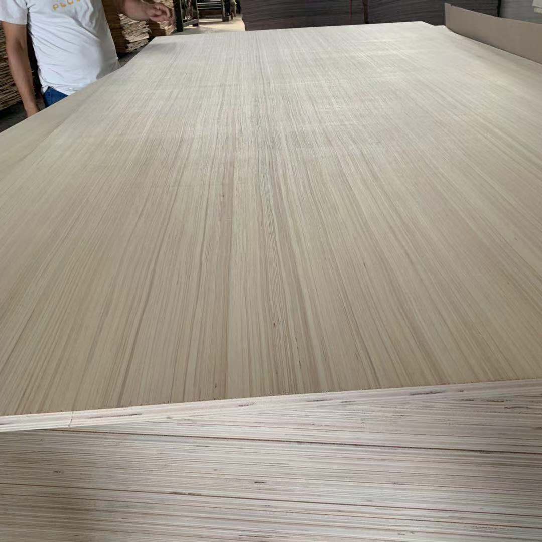 墙面装饰衣柜木饰面板 免漆生态板胶合贴面板 批发多层杨木家具板