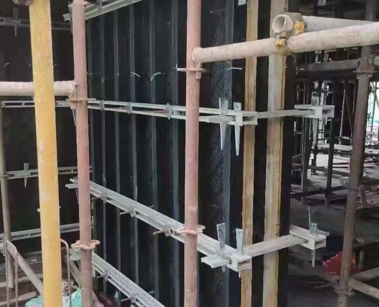 建筑工程支模板方子50*70mm 新型复合铁木方胶合板方木条