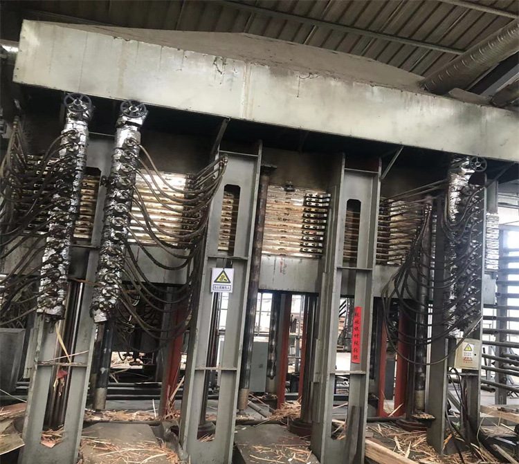 厂家生产免熏蒸 LVL木龙骨建筑木方出口脚踏板门芯材门套材床板条